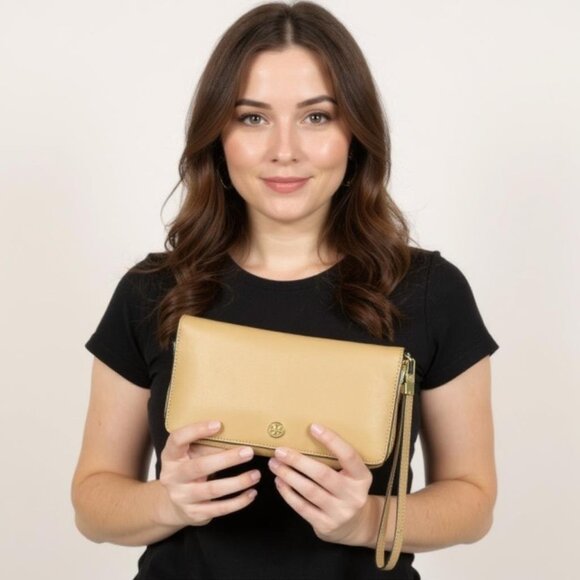 Tory Burch Robinson Continental Wallet Wristlet - Picture 1 of 11